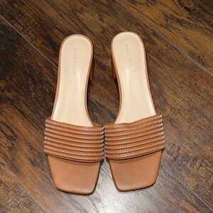 Marc Fisher Woven Tan Women's Slide In Sandal Mules 11M